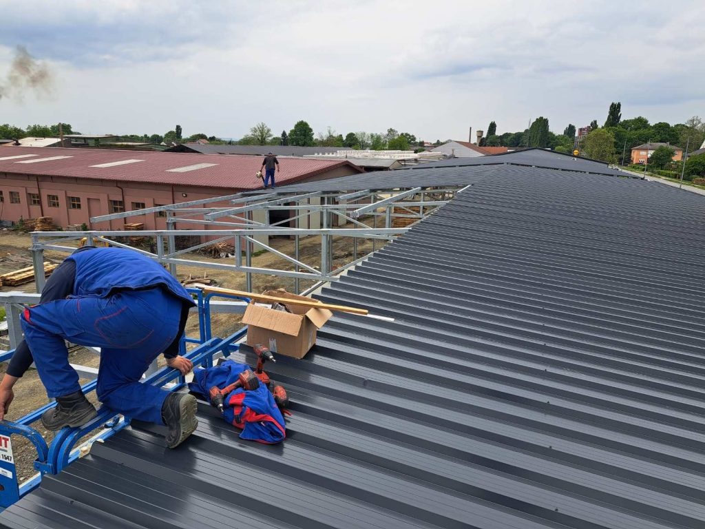 Ugradnja krova na hali
